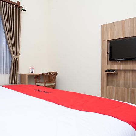 Reddoorz Plus Near Pasundan University Bandung Exterior photo
