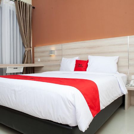 Reddoorz Plus Near Pasundan University Bandung Exterior photo