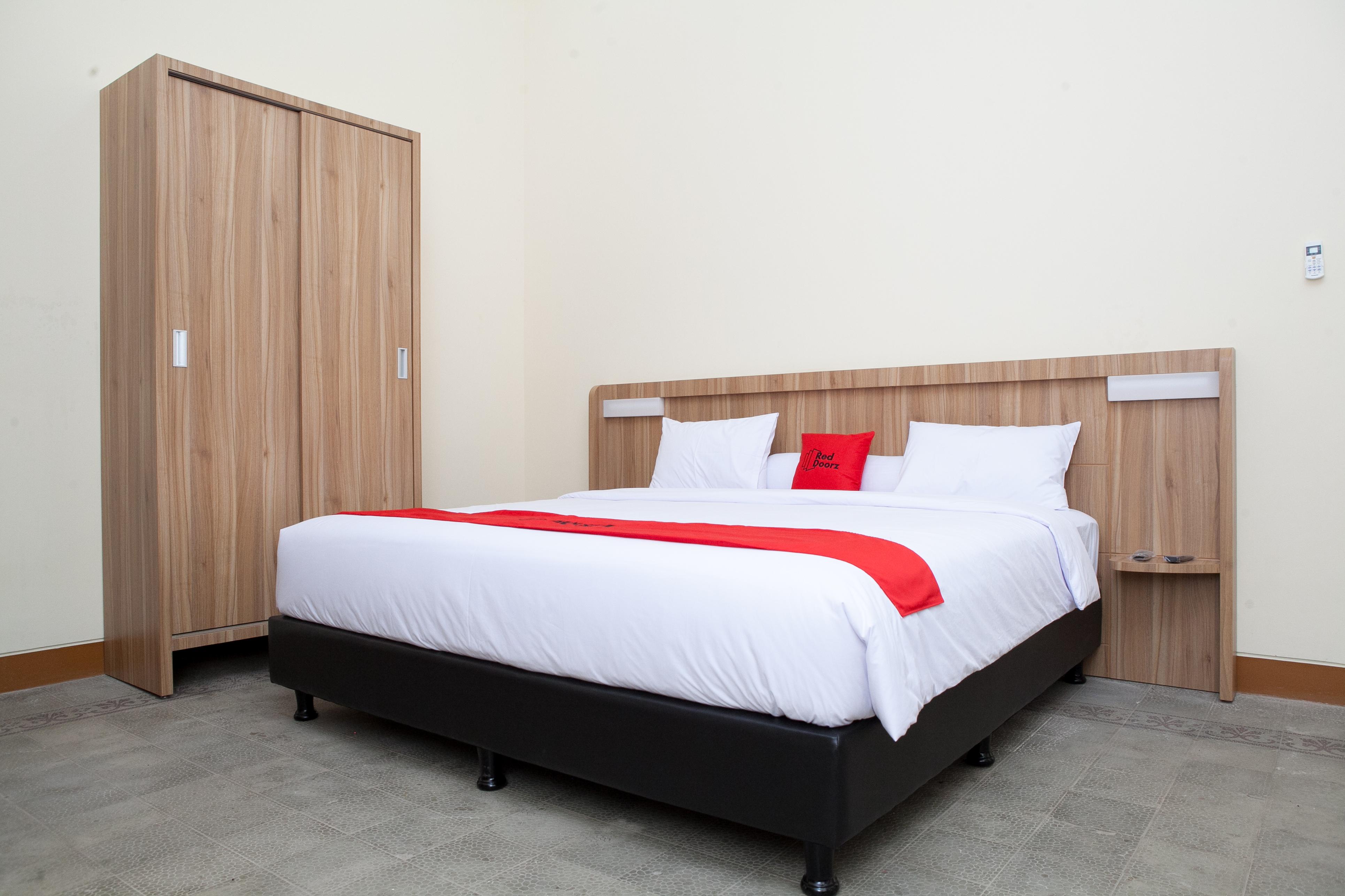 Reddoorz Plus Near Pasundan University Bandung Exterior photo