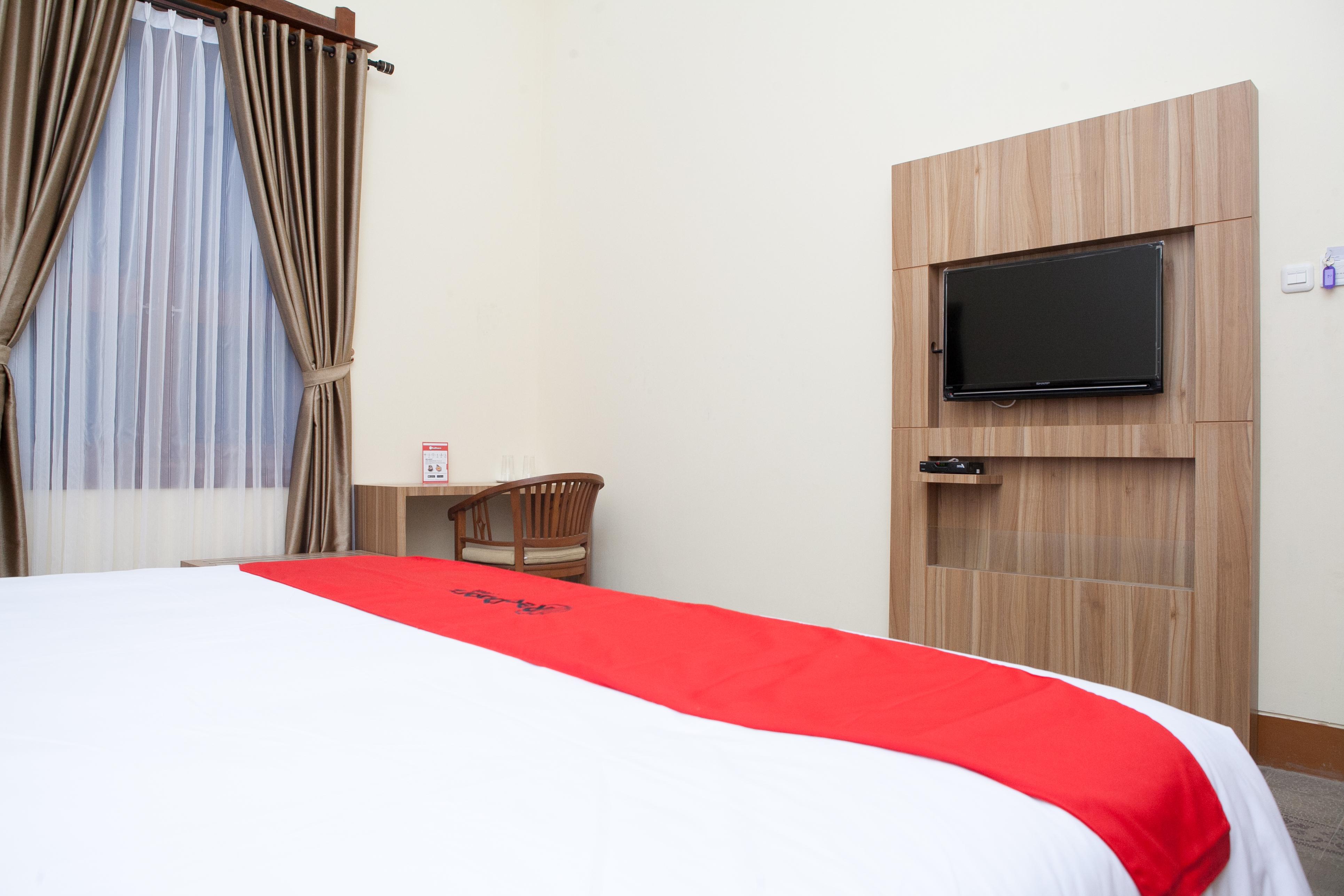 Reddoorz Plus Near Pasundan University Bandung Exterior photo