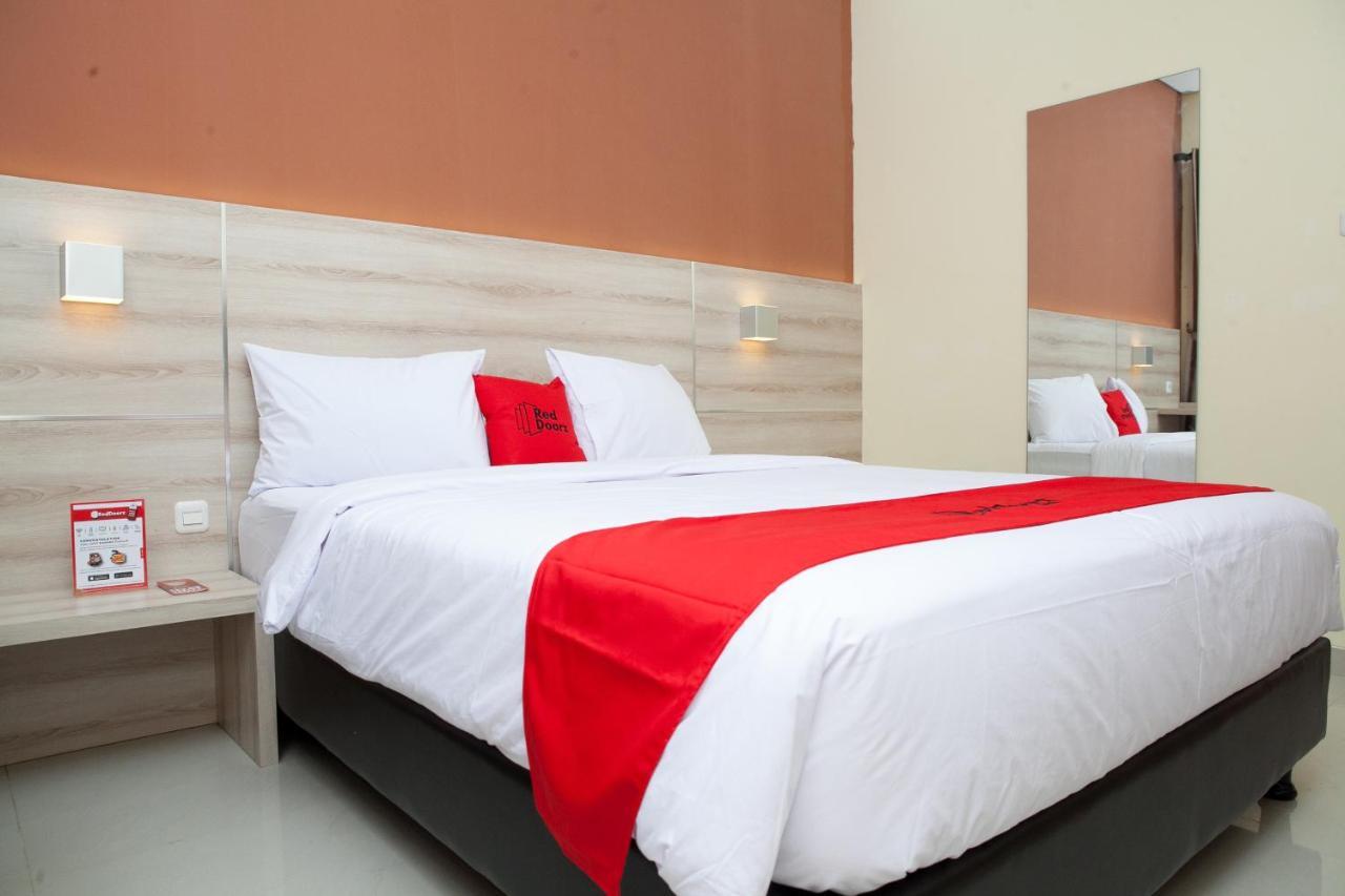 Reddoorz Plus Near Pasundan University Bandung Exterior photo