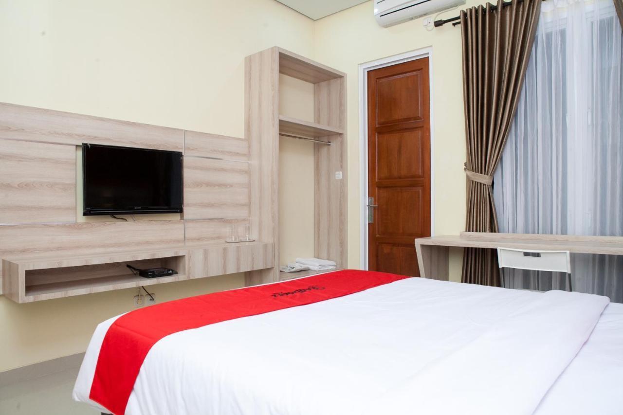 Reddoorz Plus Near Pasundan University Bandung Exterior photo