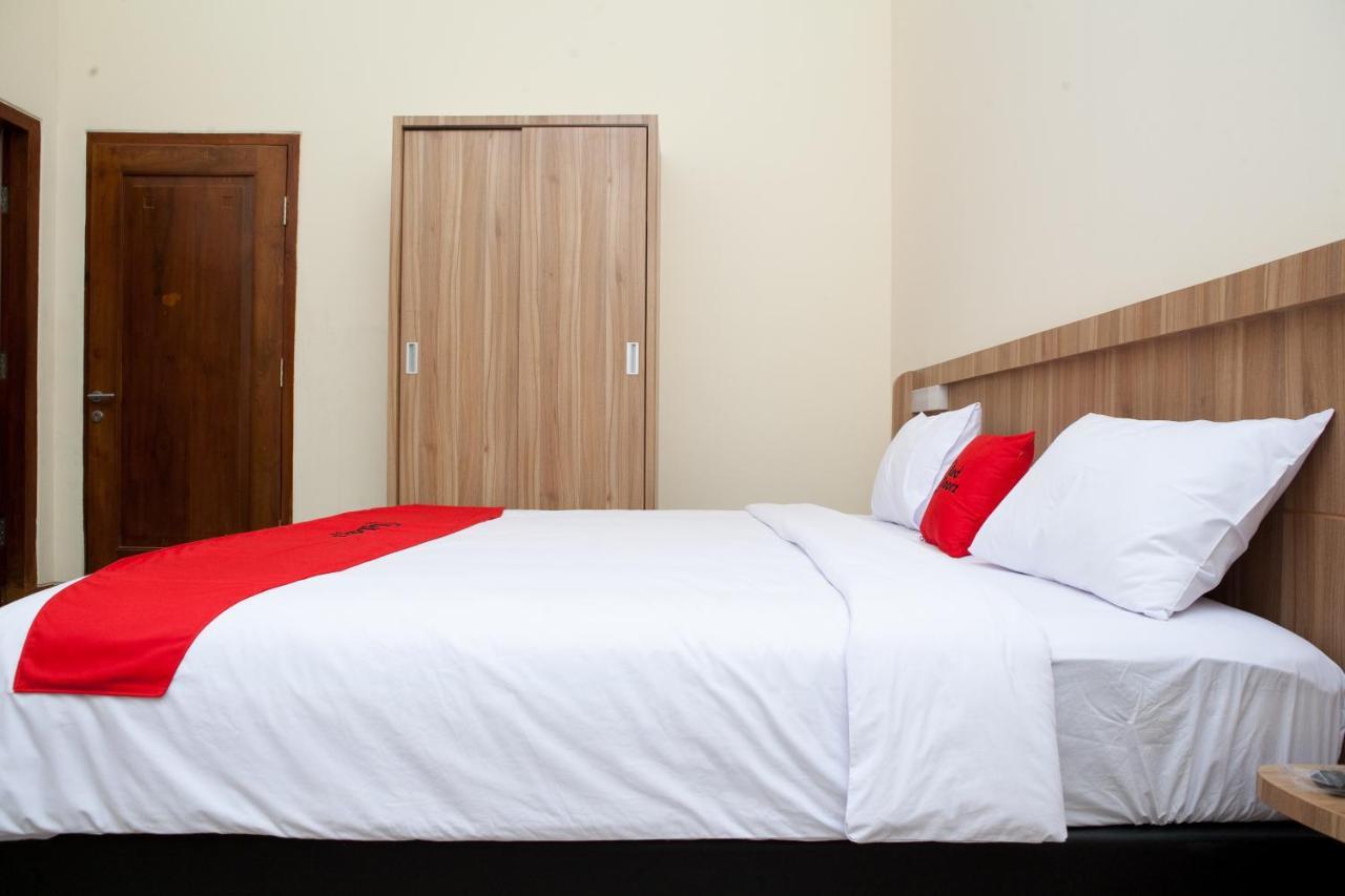 Reddoorz Plus Near Pasundan University Bandung Exterior photo