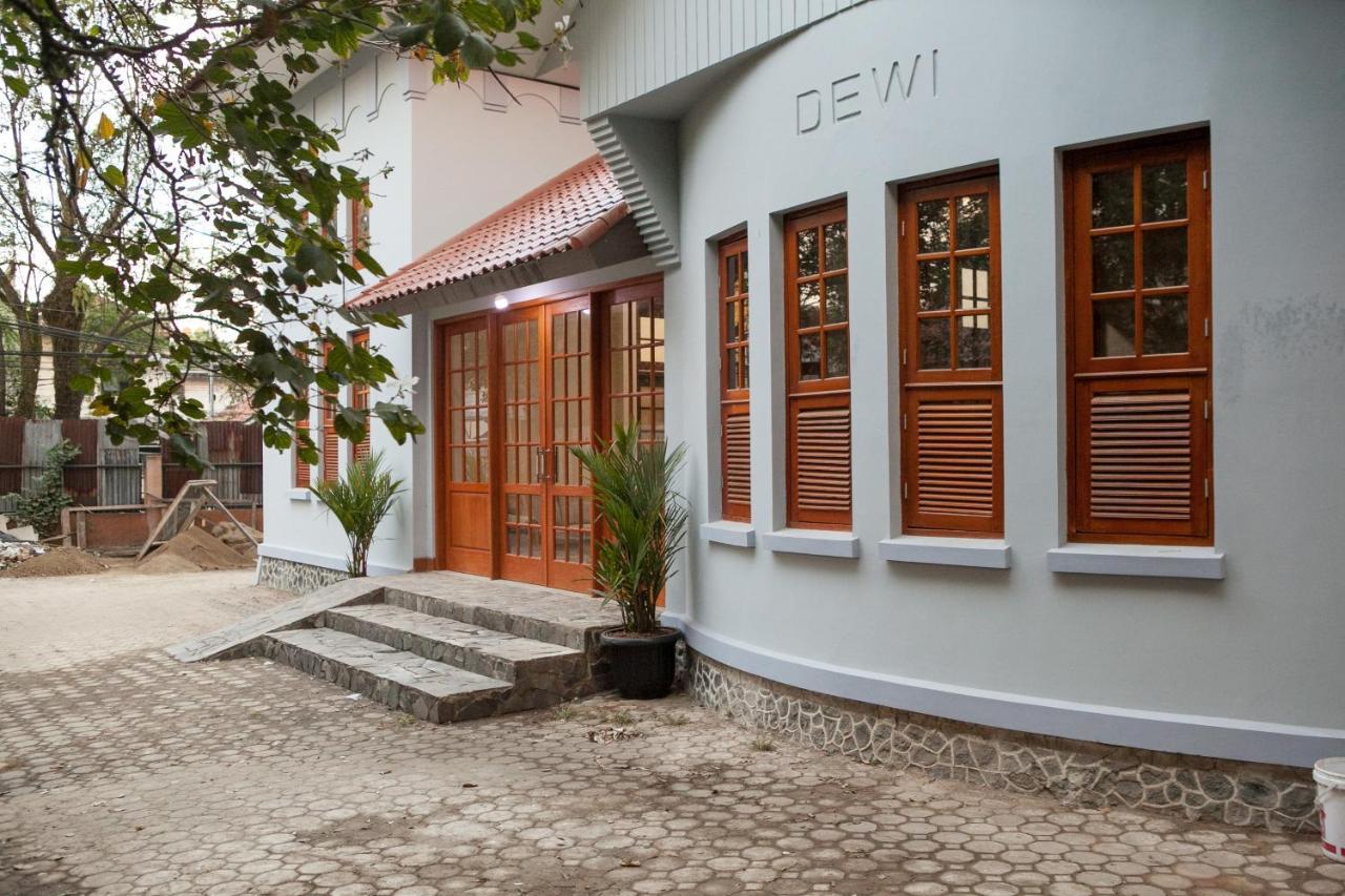 Reddoorz Plus Near Pasundan University Bandung Exterior photo